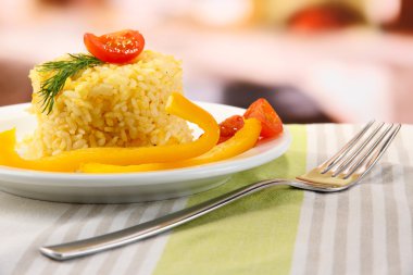 kafede masada sebzeler lezzetli risotto