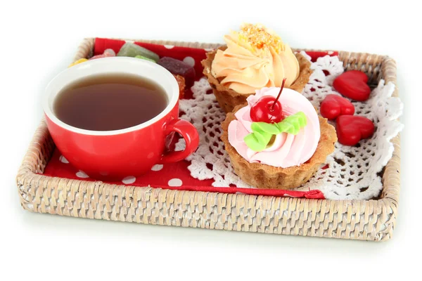 Csésze tea, sütemények, elszigetelt fehér fa tálcán — Stock Fotó