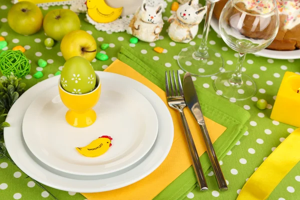 Serve il tavolo di Pasqua primo piano — Foto Stock
