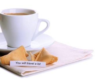 fincan kahve ve fal kurabiyesi, üzerinde beyaz izole