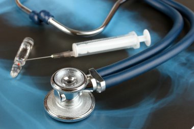 şırınga ile x-ray resmi sağlık stetoskop yakın çekim