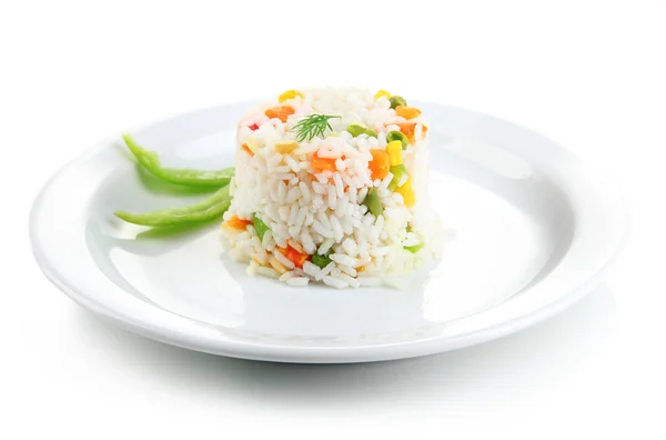 Risoto delicioso com legumes, isolado em branco — Fotografia de Stock