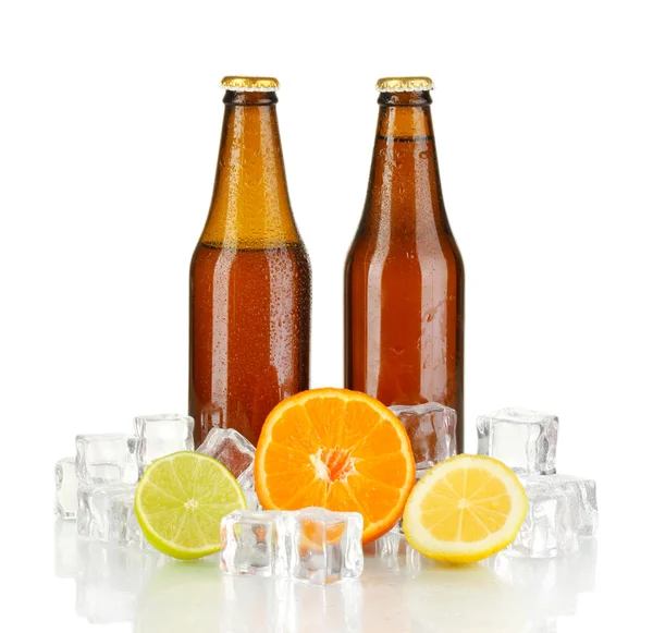 Botellas de cerveza en hielo aisladas en blanco —  Fotos de Stock