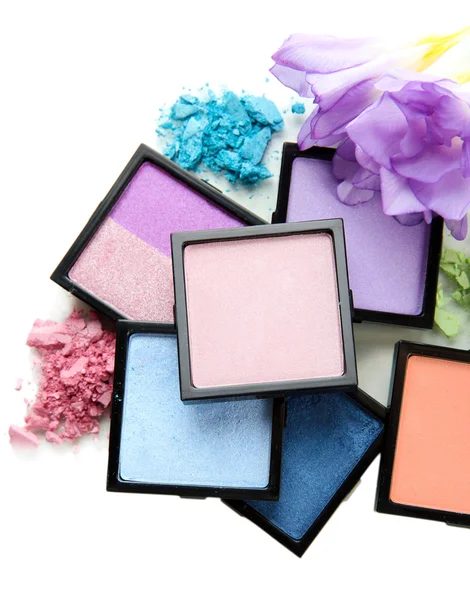 Mooie lichte eye shadows geïsoleerd op wit — Stockfoto