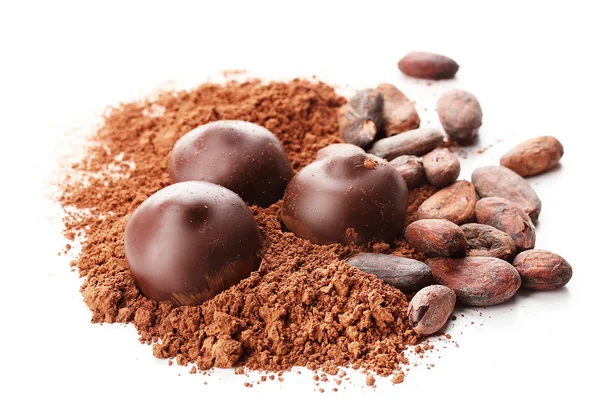 Složení čokoládových sladkostí a kakao, izolované na bílém — Stock fotografie