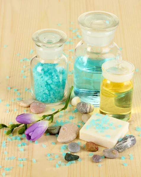 Beautiful spa setting on wooden table close-up — Stock Photo, Image