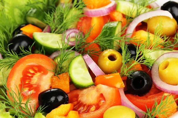 Salada fresca em prato — Fotografia de Stock