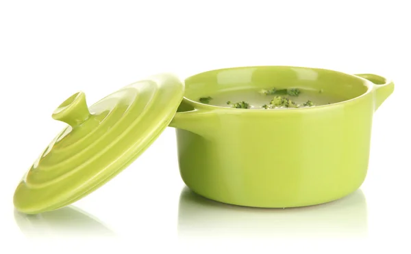 Dietní polévka se zeleninou v pánvi izolovaných na bílém — Stock fotografie