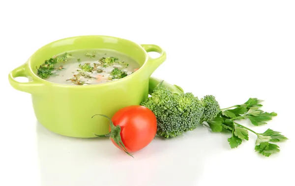 Diet soppa med grönsaker i pannan isoleras på vit — Stockfoto
