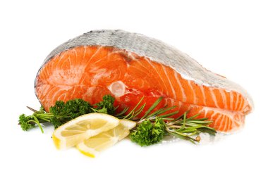 beyaz izole taze somon steak