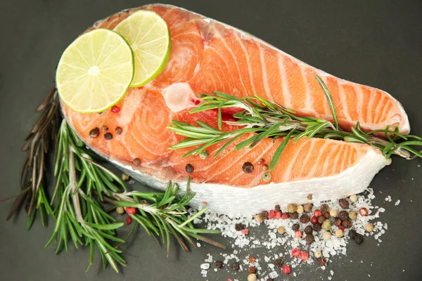 Fresh salmon steak on pan, close up — Stock Photo, Image