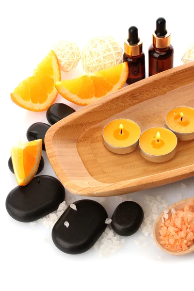 Ambiente de spa bonito com laranja, isolado em branco — Fotografia de Stock