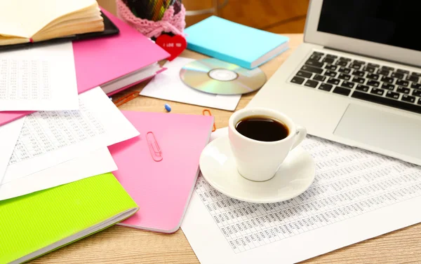 Cup of coffee on office desktop close-up — Stock Photo, Image