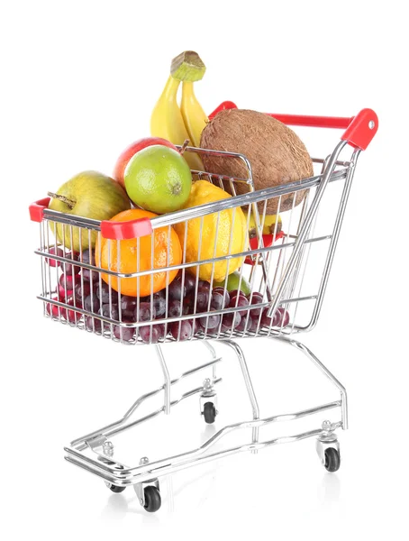 Verschiedene Früchte im Einkaufswagen isoliert auf weiß — Stockfoto