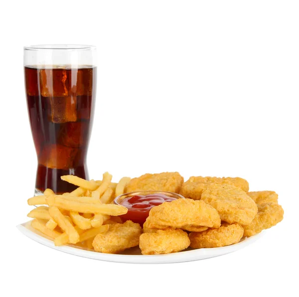 Nuggets z kurczaka smażone z frytkami, cola i sosem na białym tle — Zdjęcie stockowe