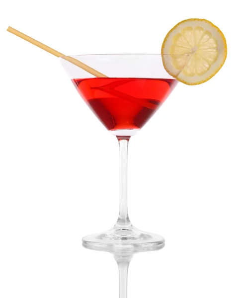 Coquetel vermelho em vidro martini isolado em branco — Fotografia de Stock