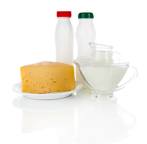 Mléčné výrobky, izolované na bílém — Stock fotografie
