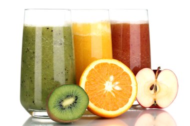 taze meyve suları üzerinde beyaz izole