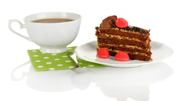 Šálek čaje a lahodný dort izolovaných na bílém — Stock fotografie