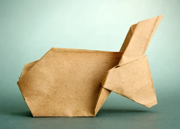 Origami nyúl szürke háttérrel — Stock Fotó