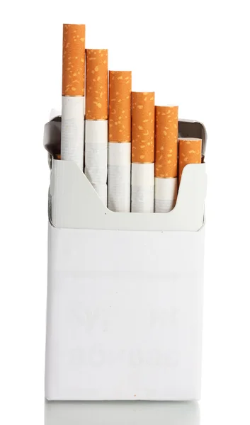 Doboz cigaretta, elszigetelt, fehér — Stock Fotó