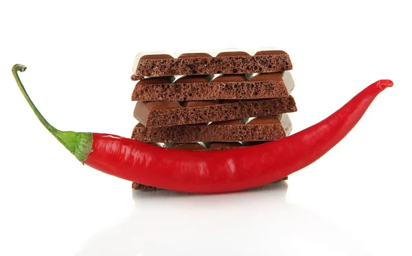 Chocolate escuro com pimenta, isolado em branco — Fotografia de Stock