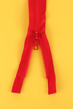 fermuar Sarı zemin üzerine