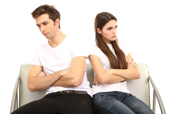 Jeune couple querelle isolé sur blanc — Photo