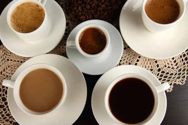 Sortimento de diferentes bebidas de café quente de perto — Fotografia de Stock