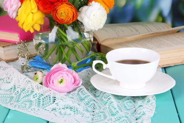 doğal natürmort çiçek düğünçiçekleri doğal zemin üzerine ahşap tablo