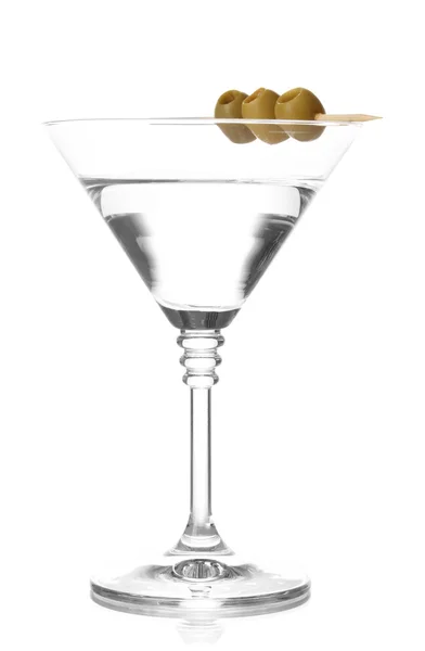 Vidrio Martini y aceitunas aisladas en blanco — Foto de Stock