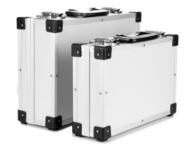 Simli bavul üzerinde beyaz izole