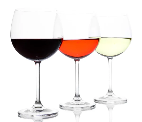 Sortimento de vinho em copos isolados em branco — Fotografia de Stock