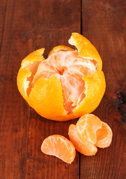 Tasty mandarines on wooden background — Stock Photo, Image