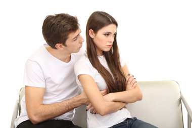 genç bir çift beyaz izole kavga