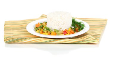 sebzeler üzerinde beyaz izole lezzetli risotto