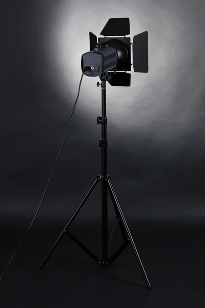 Prázdné fotostudio s osvětlovacím zařízením — Stock fotografie