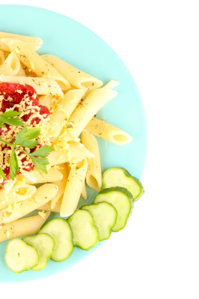 Rigatoni pastarätt med tomatsås isolerad på vit — Stockfoto