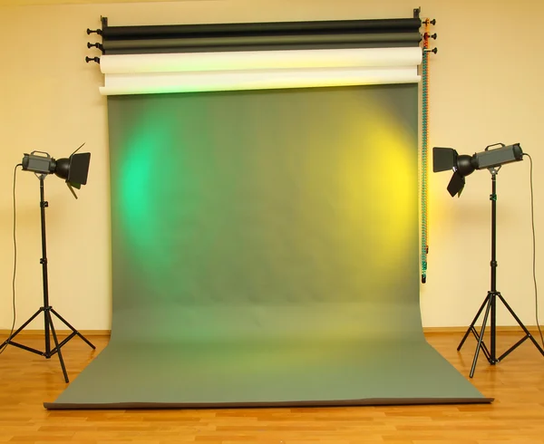 Empty photo studio with lighting equipment — Stock Photo, Image