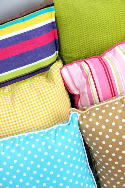 Muitos vários travesseiros close-up — Fotografia de Stock
