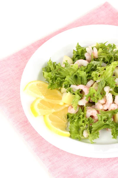 Deliciosos camarones marinados en plato aislado en blanco —  Fotos de Stock