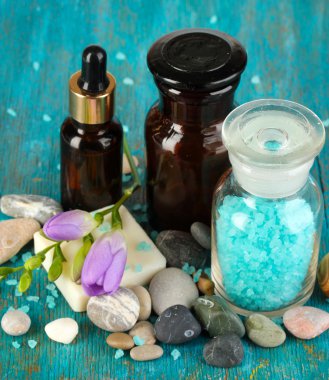 ahşap masa yakın çekim güzel spa ayarı