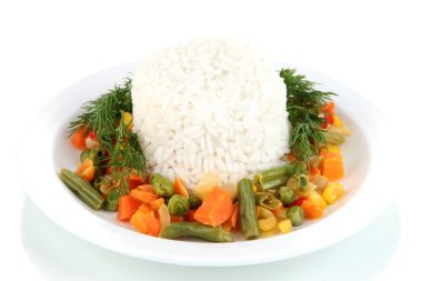 sebzeler üzerinde beyaz izole lezzetli risotto