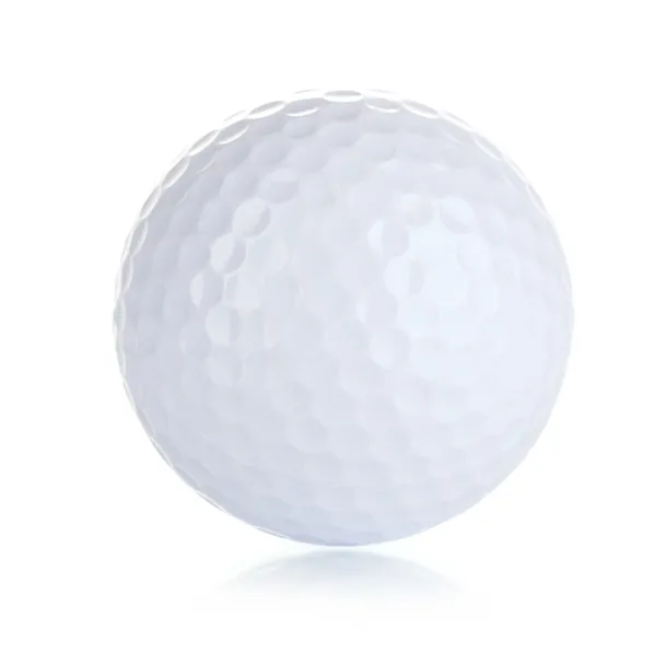 Bola de golfe isolada em branco — Fotografia de Stock