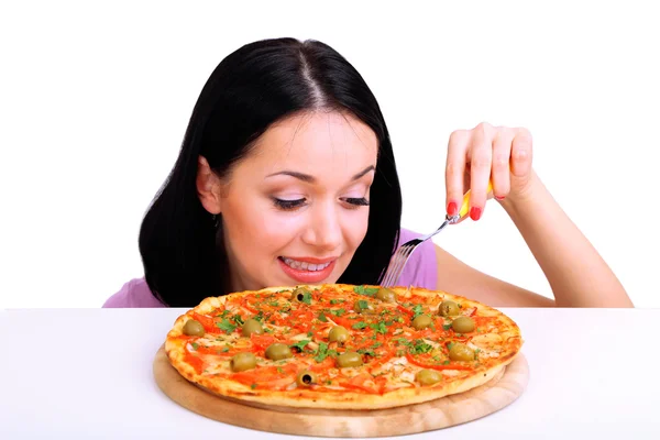 Schönes Mädchen mit großer Pizza isoliert auf weiß — Stockfoto