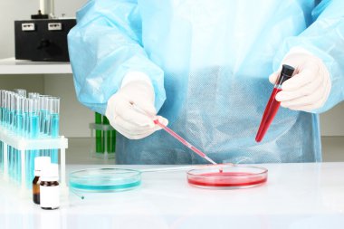 bilim adamı iletken araştırma laboratuvarında yakın çekim