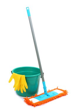 paspas, üzerinde beyaz izole, plastik kova ve lastik eldiven