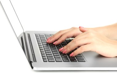 eller üzerinde beyaz izole laptop, yazma