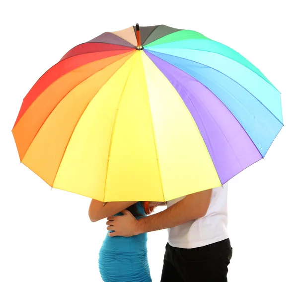 Milující pár stojící s deštníkem izolovaných na bílém — Stock fotografie
