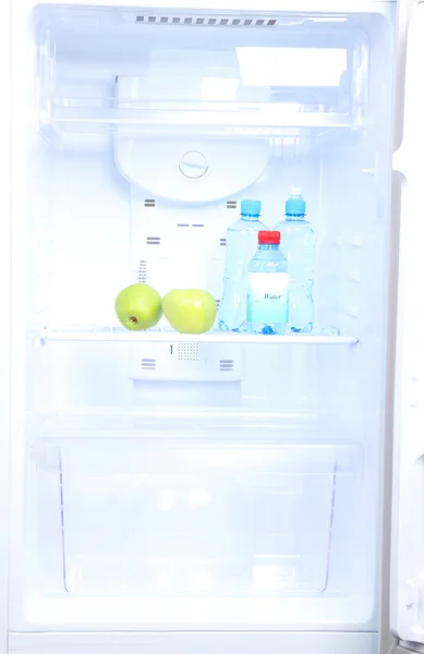 Refrigerador abierto con comida dietética — Foto de Stock